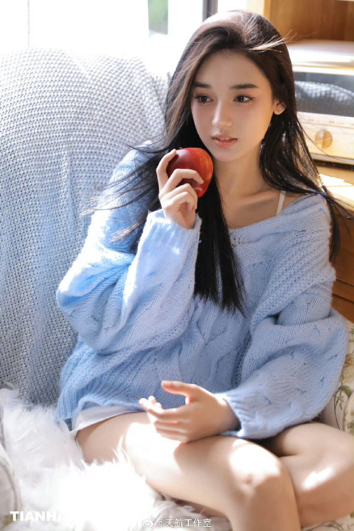 药屋少女的呢喃 封面